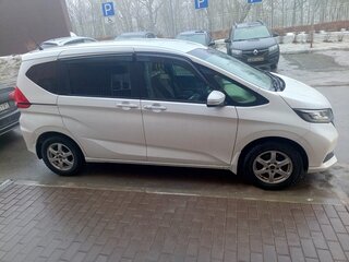 2020 Honda Freed II Рестайлинг, белый, 2030000 рублей, вид 2
