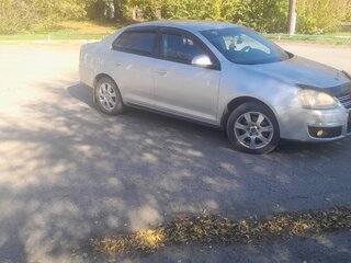 2009 Volkswagen Jetta V, серебристый, 750000 рублей, вид 4