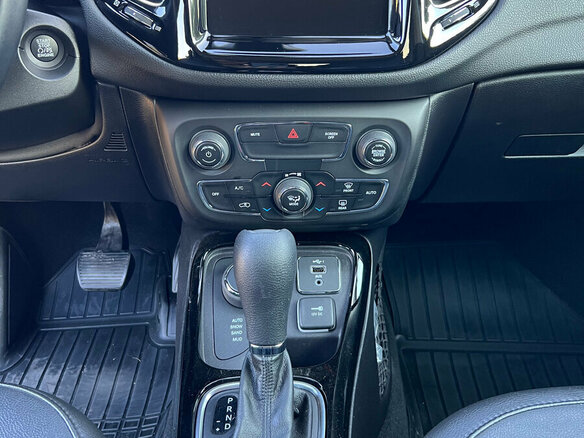 2020 Jeep Compass II, серый, 1900000 рублей - вид 13
