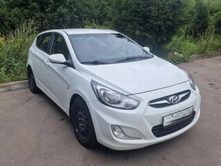 2014 Hyundai Solaris I, белый, 800000 рублей, вид 3