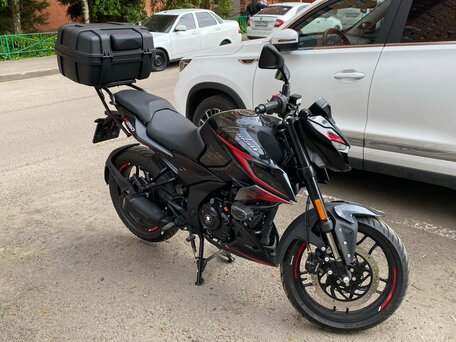 2025 Bajaj Pulsar N250, чёрный, 295000 рублей, вид 2