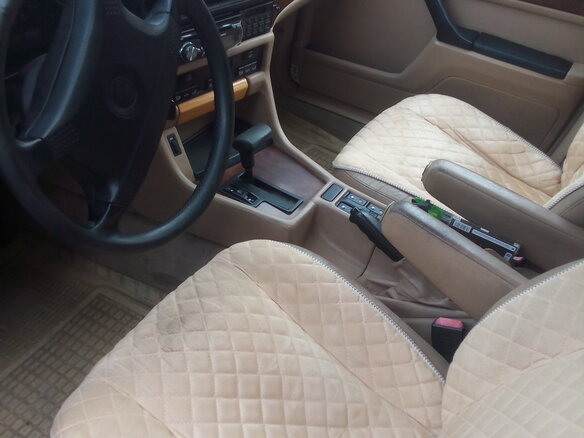 1990 BMW 7 серии 750i II (E32), чёрный - вид 4