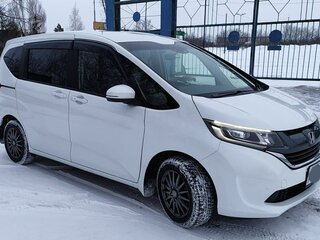 2019 Honda Freed II, белый, 1699000 рублей, вид 4