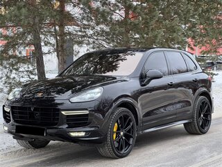 2016 Porsche Cayenne Turbo S II Рестайлинг (958), чёрный, 6000000 рублей, вид 2