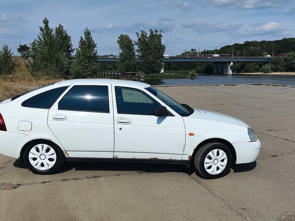 2010 Lada (ВАЗ) Priora I, белый, 300000 рублей - вид 1