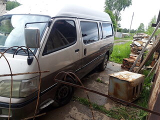 2001 Toyota HiAce H100, серый, 650000 рублей, вид 2