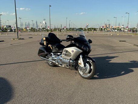 2012 Honda GL 1800 Gold Wing, серебристый, 1999000 рублей, вид 4
