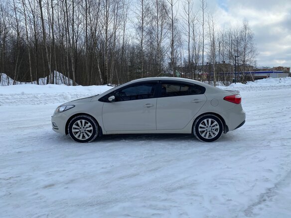 2014 Kia Cerato III, серебристый, 1000000 рублей - вид 3