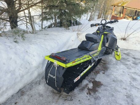 2019 BRP Lynx Xterrain RE 3700 850 E-TEC, чёрный, 2500000 рублей, вид 3