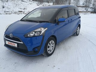 2018 Toyota Sienta II Рестайлинг, синий, 1550000 рублей, вид 1