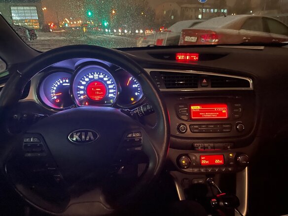2018 Kia Ceed II Рестайлинг, белый, 1300000 рублей - вид 7