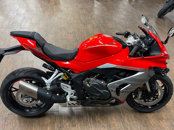 2026 QJMotor SRK 800 RR, красный, 799000 рублей - вид 8