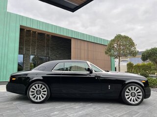 2010 Rolls-Royce Phantom VII, чёрный, 33600000 рублей, вид 1