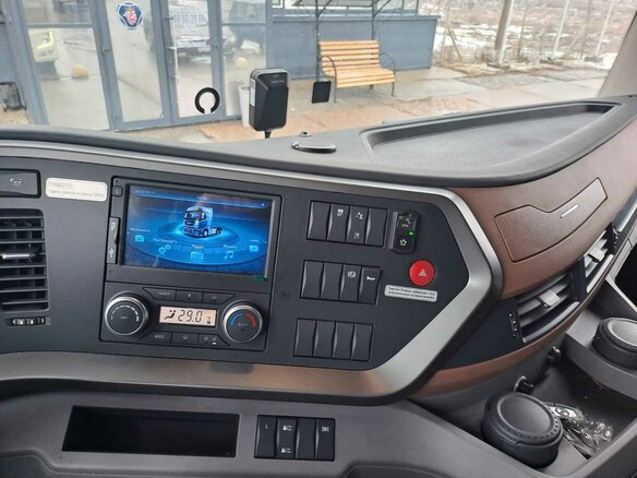 2024 Dongfeng DFH 4180, белый, 9000000 рублей - вид 1