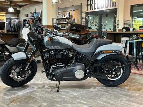 2024 Harley-Davidson Fat Bob, серый, 3450000 рублей, вид 2