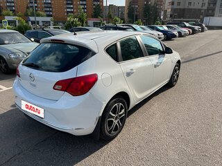 2014 Opel Astra J Рестайлинг, белый, 900000 рублей, вид 4