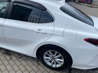 2018 Toyota Camry VIII (XV70), белый, 2250000 рублей, вид 4