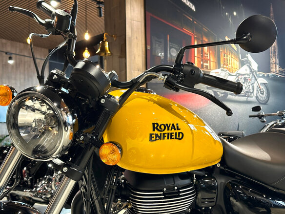 2025 Royal Enfield Meteor, жёлтый, 500000 рублей - вид 8