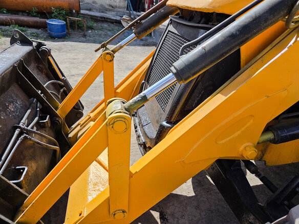 2010 JCB 3CX, жёлтый, 3250000 рублей - вид 29