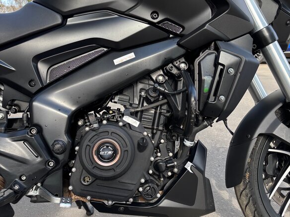 2021 Bajaj Dominar 400, чёрный, 380000 рублей - вид 8