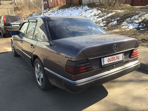 1993 Mercedes-Benz E-Класс 250 I (W124), фиолетовый - вид 4