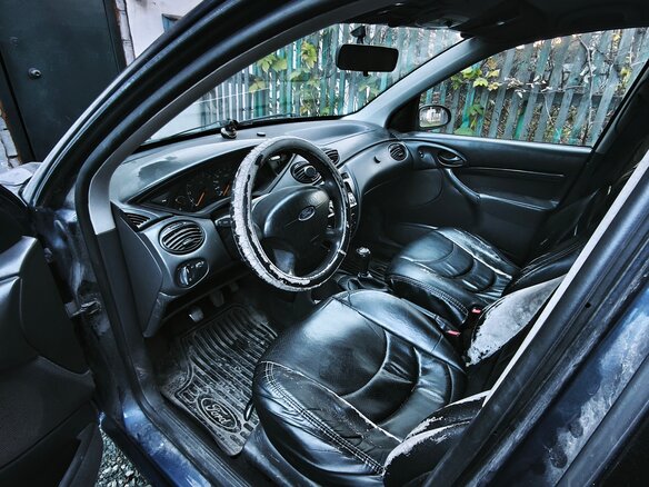 2004 Ford Focus I Рестайлинг, синий, 200000 рублей - вид 3