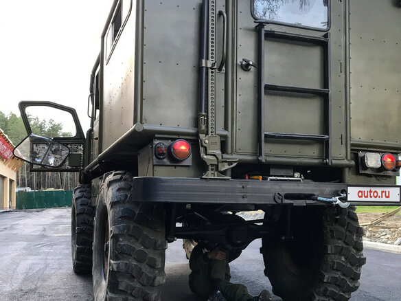 1956 Mercedes-Benz Unimog, зелёный - вид 5