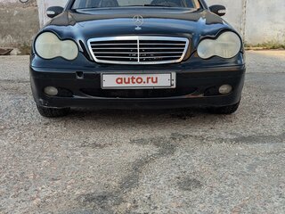 2003 Mercedes-Benz C-Класс 180 II (W203), чёрный, 650000 рублей, вид 1