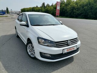 2017 Volkswagen Polo V Рестайлинг, белый, 1450000 рублей, вид 1