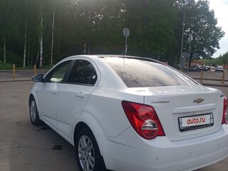 2015 Chevrolet Aveo II, белый, 1000000 рублей, вид 4
