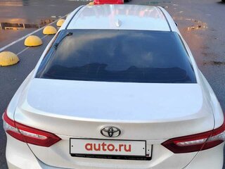 2021 Toyota Camry VIII (XV70) Рестайлинг, белый, 4000000 рублей, вид 4