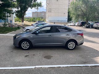 2021 Hyundai Solaris II Рестайлинг, серый, 1700000 рублей, вид 4