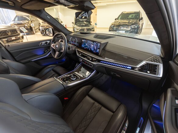 2022 BMW X7 M60i I (G07) Рестайлинг, серый - вид 17