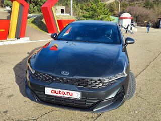 2021 Kia K5 III, серый, 2210000 рублей, вид 1
