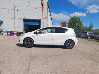 2014 Toyota Aqua I, белый, 1000000 рублей, вид 4