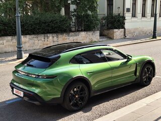 2021 Porsche Taycan Turbo Cross Turismo I, зелёный, 11700000 рублей, вид 2