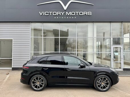 2022 Porsche Cayenne S III, чёрный, 15200000 рублей, вид 3