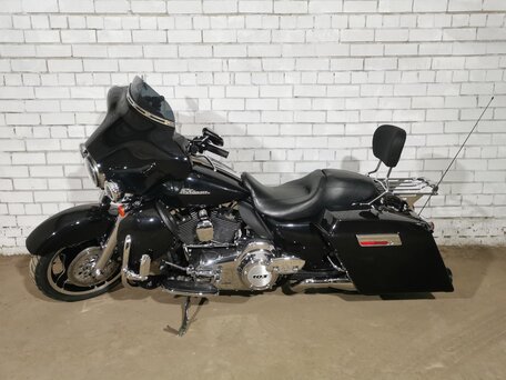 2013 Harley-Davidson Street Glide, чёрный, 1100000 рублей, вид 2