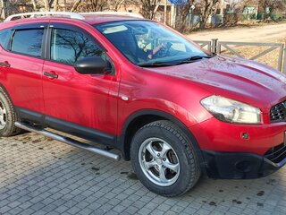 2010 Nissan Qashqai I Рестайлинг, красный, 950000 рублей, вид 2