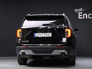 2022 Ford Explorer VI, чёрный, 8029227 рублей, вид 3