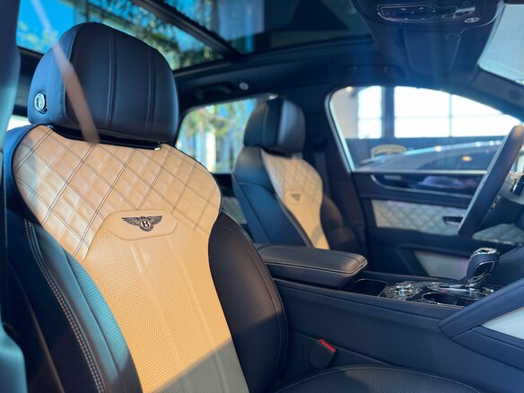 2022 Bentley Bentayga I Рестайлинг, синий, 42660000 рублей - вид 13