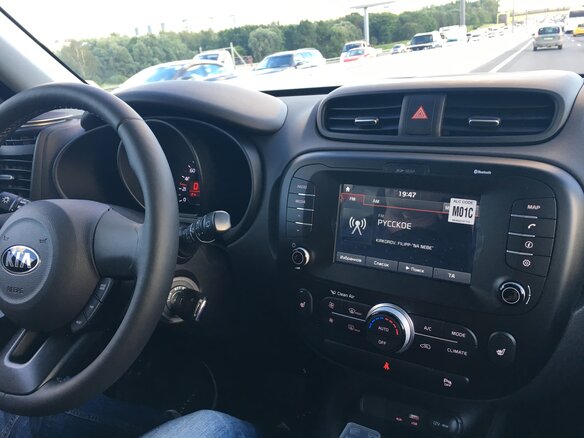 2017 Kia Soul II Рестайлинг, белый - вид 2