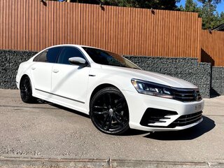 2017 Volkswagen Passat (North America and China) I Рестайлинг, белый, 2000000 рублей, вид 2