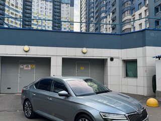 2021 Skoda Superb III Рестайлинг, серый, 3600000 рублей, вид 3