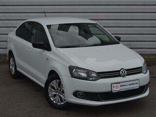 2014 Volkswagen Polo V, белый, 860000 рублей, вид 3
