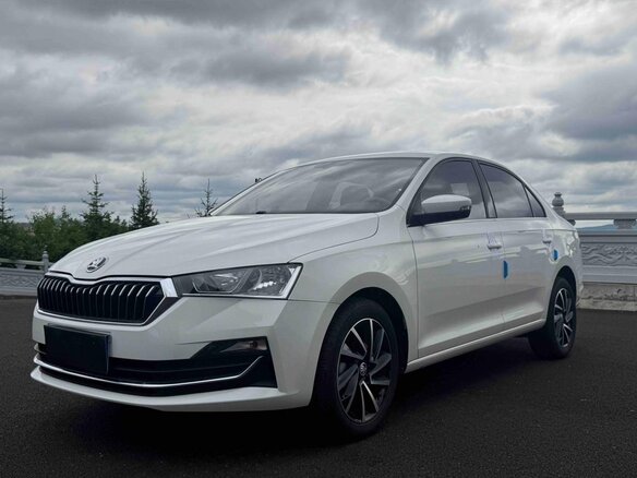 2022 Skoda Rapid II, белый - вид 2