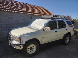2000 Isuzu Rodeo II, белый, 700000 рублей, вид 1