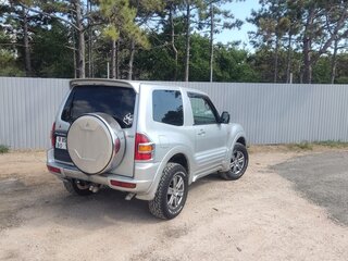 2001 Mitsubishi Pajero III, серебристый, 935000 рублей, вид 4