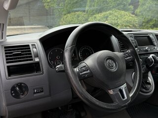 2011 Volkswagen Multivan T5 Рестайлинг, чёрный, 1960000 рублей, вид 5