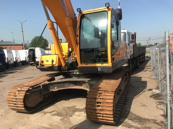 2017 Hyundai R220LC, золотистый - вид 2